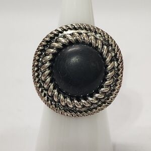 Silver Tone Stretch Statement Ring Black Cabochon Rope Border Cocktail Size 7.5